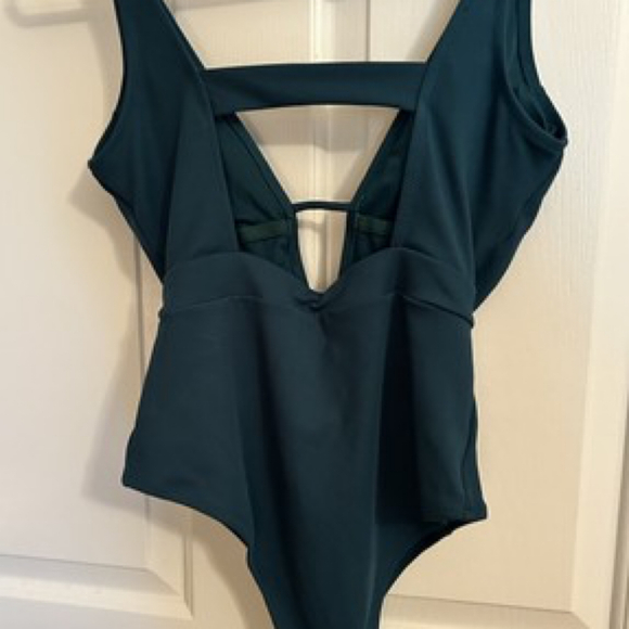 CUPSHE Green One Piece Swimsuit Suit Size Medium New With Tags - Picture 3 of 3